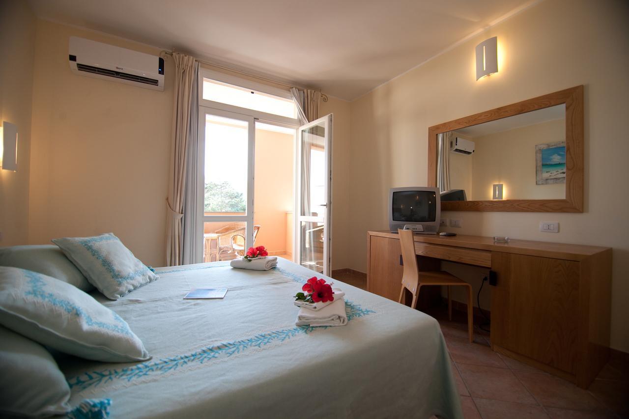 Club Esse Roccaruja Hotel Stintino Ngoại thất bức ảnh